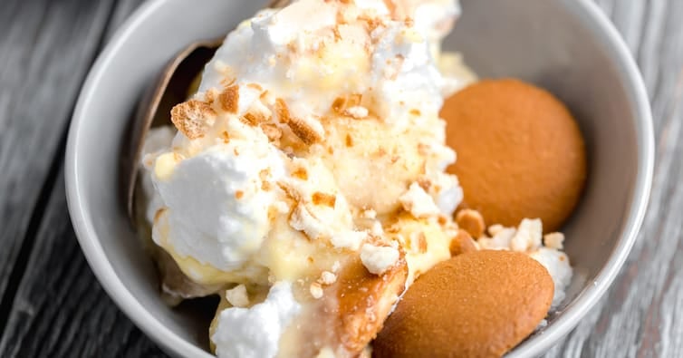 Homemade Southern Banana Pudding: Layering Meringue for the Ultimate Classic Dessert